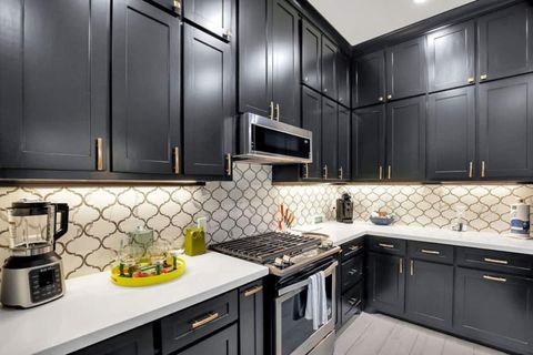 All basic kitchen items included.
