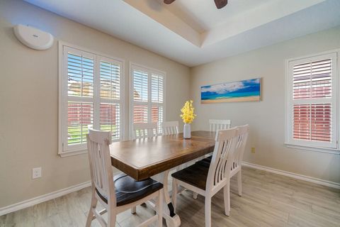 Dining space to enjoy meals together!
