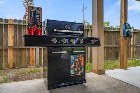 Easily turn that picnic into a BBQ. :)
Propane refills not provided.