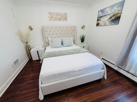 Patchogue 1st Bedroom Queen bed