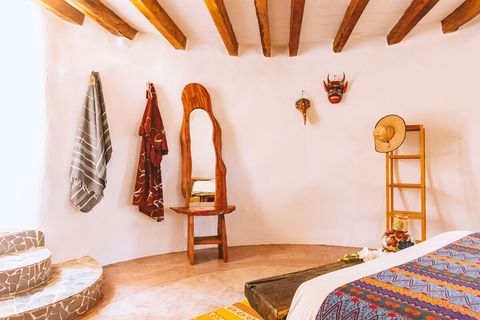 We always keep two vintage kimonos in each room. 