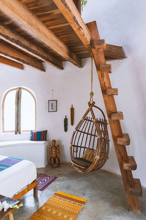 Stairs up to the loft can be a little tricky for some people. So put your more agile friends up in the loft. Kids would love it.