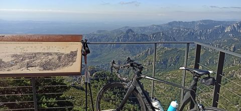 Rutas para ciclismo preciosas . Ideal ciclismo de carretera