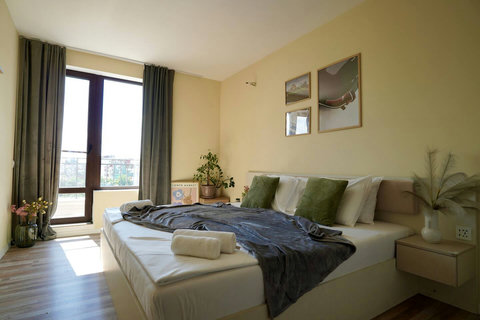 Bedroom 1 with a large bedroom size 180x200 centimeters