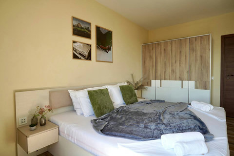 Bedroom 1 with a large bedroom size 180x200 centimeters