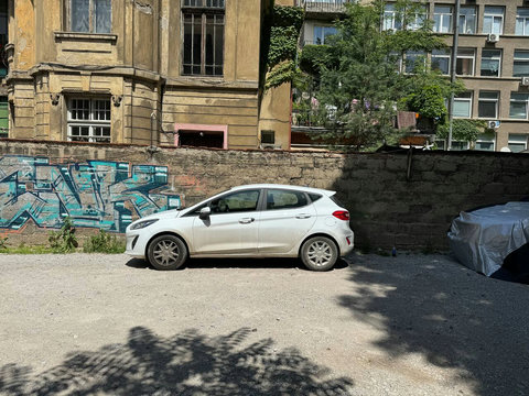 ️ Free parking for the entire stay
Guests have a private parking space included at no extra charge for the entire period of their stay.