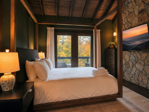 Primary Bedroom, Smart TV, King bed, Deck Access