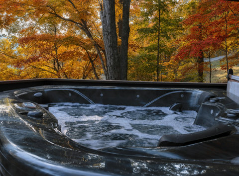 Hot Tub for 2 with fall view