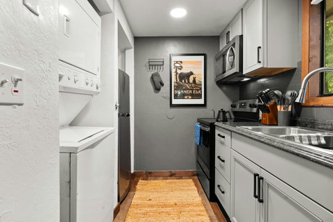 8-web-or-mls-30-creekside-dr-a