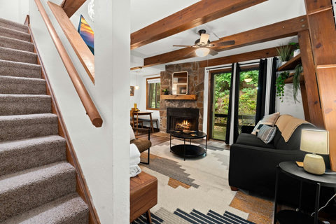 4-web-or-mls-30-creekside-dr-a