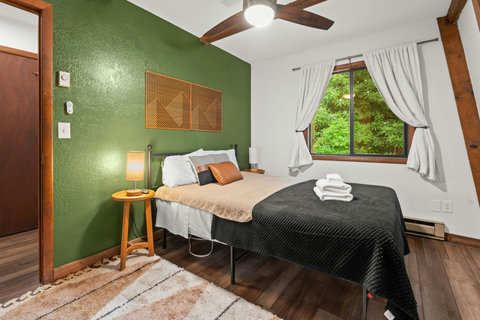 16-web-or-mls-30-creekside-dr-a