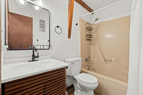 13-web-or-mls-30-creekside-dr-a