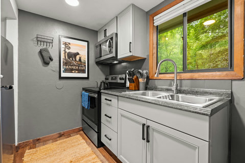 9-web-or-mls-30-creekside-dr-a