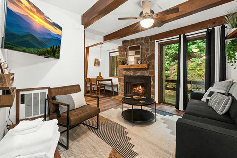 1-web-or-mls-30-creekside-dr-a