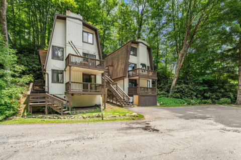 2-web-or-mls-30-creekside-dr-a