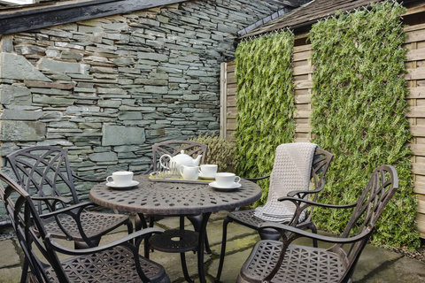 Courtyard back garden perfect for tea and cake!