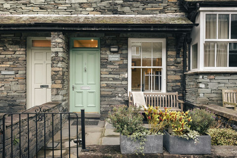Traditional Lakeland stone Victorian cottage in central Ambleside with walks through stunning scenery in all directions from the door!