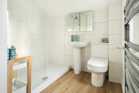Ensuite bathroom with shower