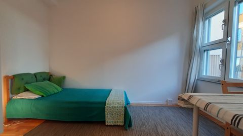 Bedroom 1 (Garden View)