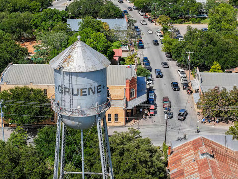 Stay steps from Gruene’s historic square, shops, and dining.