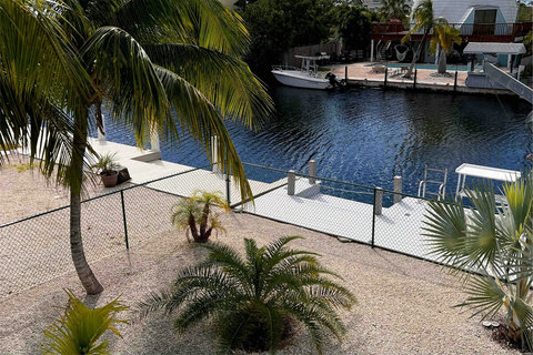 Dock & fish clean station 