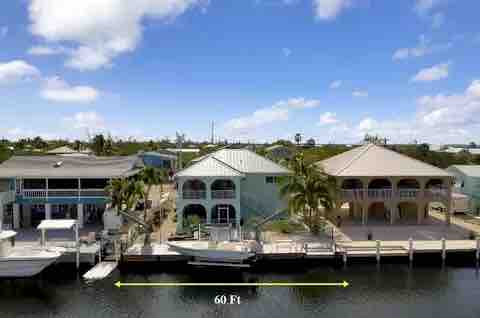Exclusive use of 30ft boat lift