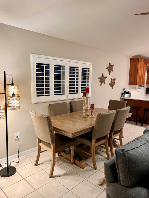 Indoor dining for 6