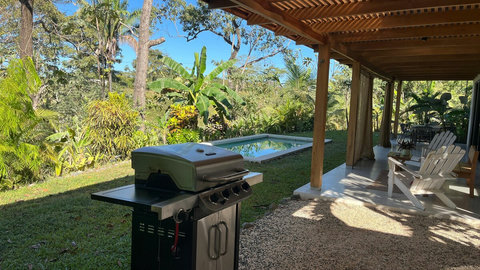 Gas BBQ to prep some fantastic meals!