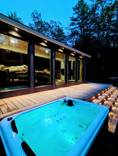 Hot tub 