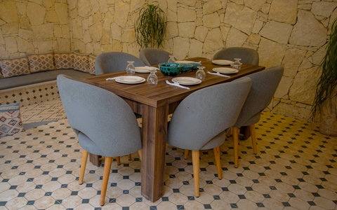 Shared dining area, breakfast on request (55 MAD per person) / Salle à manger partagée, petit-déjeuner sur demande (55 MAD par personne)