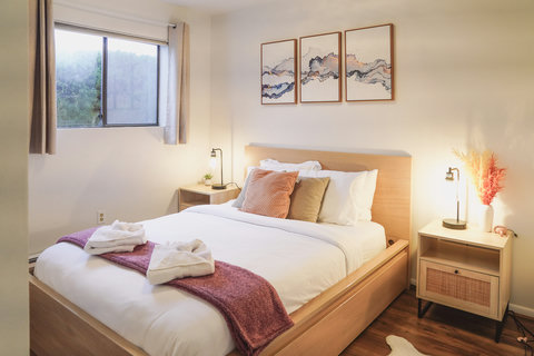 Clean and cozy bedroom