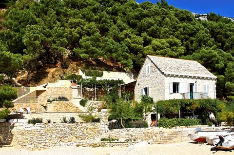 Unique blend of the sea, stone, nature and traditional Dalmatian architecture