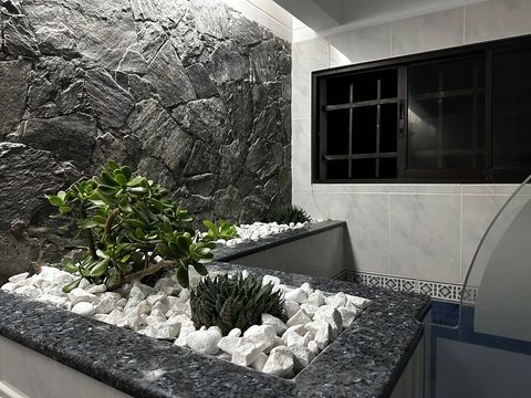 Natural gardener in the shower