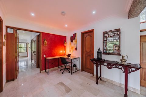 Workspace with fast WiFi