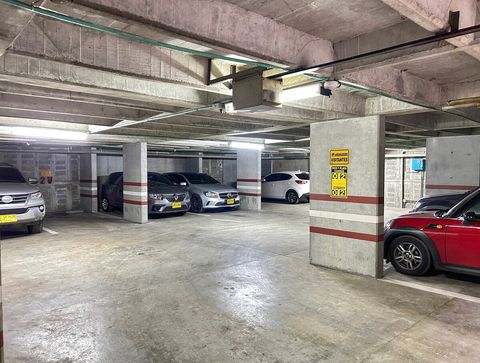 Estacionamiento gratuito en el edificio.