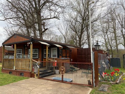 Our Guest House with enclosed patio.