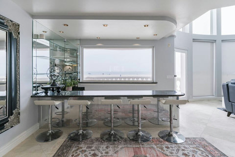 Bar Area Perfect for entertaining, the bar area adds a touch of luxury to your gatherings.