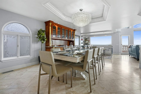 Views of the Ocean from Dining Area Dine with a backdrop of waves and sunsets in this dreamy dining space.