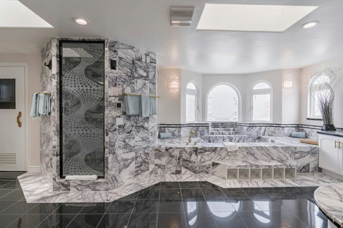 Tub, Steam Shower, and Sauna Turn every bath into a spa experience with luxurious options at your fingertips.