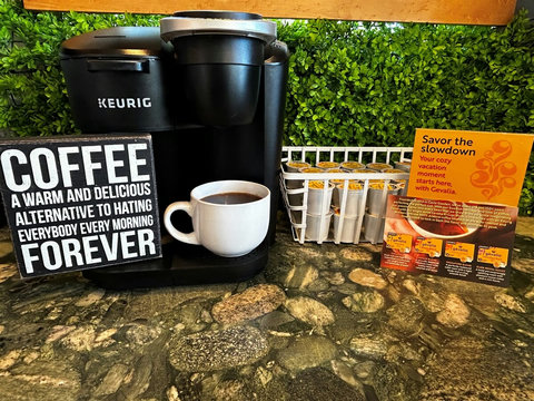 PSA: Your first vacation coffee should never be sad. We’ve all been there—you wake up, stumble to the kitchen… and the host stocked the cheapest off-brand pod known to mankind. Tragic.