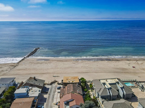 Pierpont beach is short and the town is one block away.