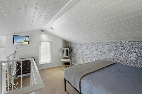 Cozy with a Smart TV and A/C