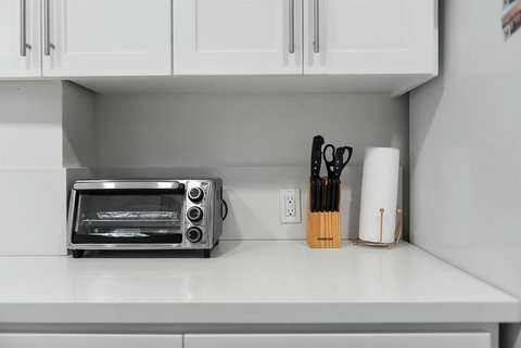 No need to stress about missing tools here! Our kitchen is fully stocked with everything you'll need, from handy pizza cutters to sleek wine openers. We've thought of every detail so you can focus on creating delicious meals and enjoying your time to