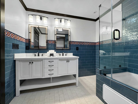 Ground floor ensuite bathroom