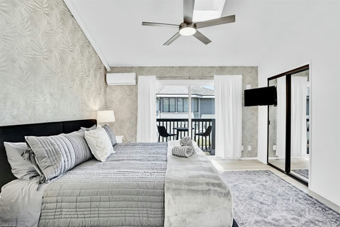 Second Floor King with Ensuite