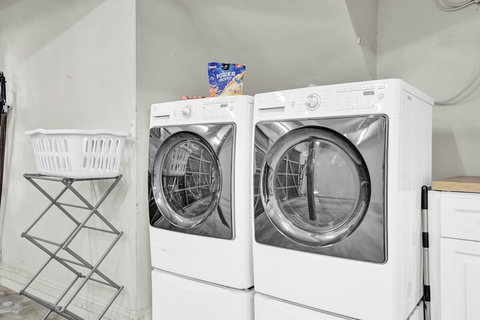 No need to pack heavy—refresh your beach clothes with the full-size washer and dryer available in the garage.