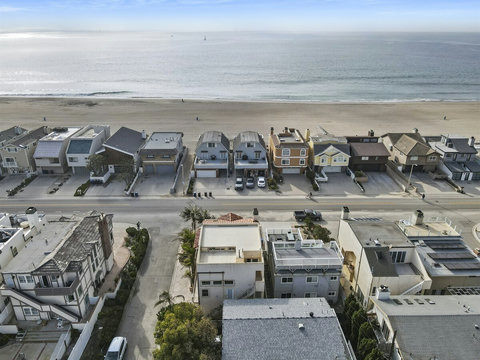 "The Med" is nearly beachfront—just across Ocean Drive from Silver Strand Beach. Hear the waves and feel the breeze right from your doorstep!