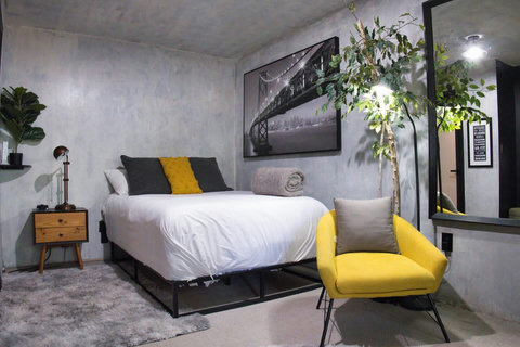 [Bedroom #2] Queen bed with full bath