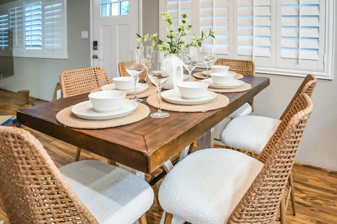 Serve three full meals a day thanks to our deluxe housewares setup.