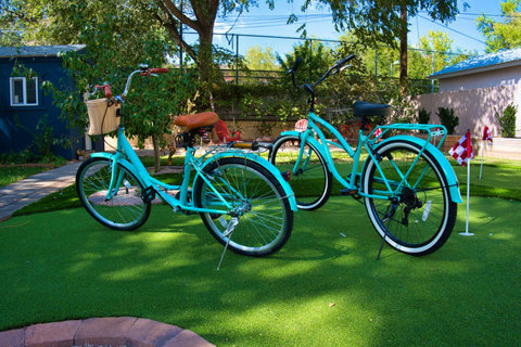 Cruiser bikes ready for scenic rides around St. George.